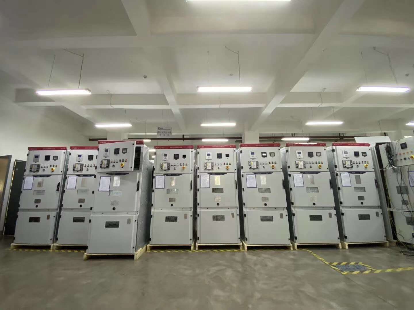 礦場、破碎機設備—高壓固態軟起動一體機(圖2)